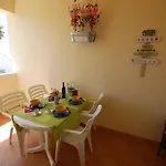 Eber - Independent 1 & 2 Bedroom Apartments, Pool, Air Con, Fast Wi-fi, Near Old Town Of And Beaches Albufeira