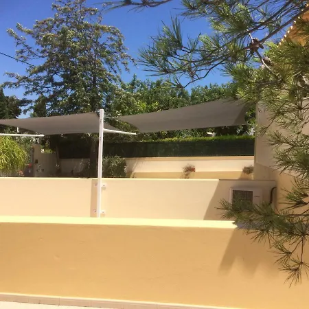 Eber - Independent 1 & 2 Bedroom Apartments, Pool, Air Con, Fast Wi-fi, Near Old Town Of And Beaches Daire Albufeira