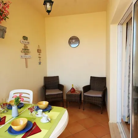 Appartement Eber - Independent 1 & 2 Bedroom Apartments, Pool, Air Con, Fast Wi-fi, Near Old Town Of And Beaches *