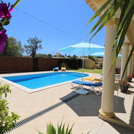 Eber - Independent 1 & 2 Bedroom Apartments, Pool, Air Con, Fast Wi-fi, Near Old Town Of And Beaches Lägenhet Albufeira