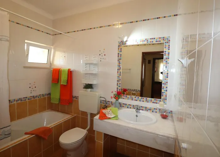 Eber - Independent 1 & 2 Bedroom Apartments, Pool, Air Con, Fast Wi-fi, Near Old Town Of And Beaches 아파트 알부페이라