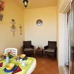 Appartement Eber - Independent 1 & 2 Bedroom Apartments, Pool, Air Con, Fast Wi-fi, Near Old Town Of And Beaches *