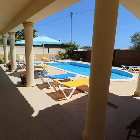 Apartment Eber - Independent 1 & 2 Bedroom Apartments, Pool, Air Con, Fast Wi-fi, Near Old Town Of And Beaches Albufeira